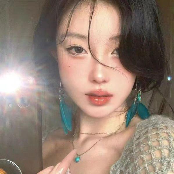 珠宝搭配让人眼前一亮